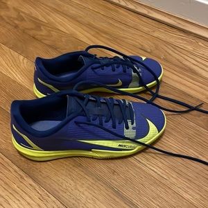 Nike Mercurial futsal/indoor soccer shoes